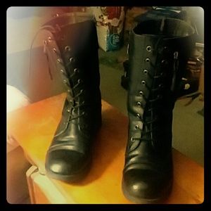 Womens black boots.Size 6.5